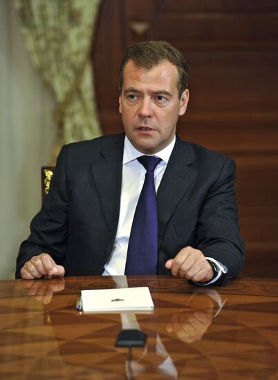 Prime Minister Dmitry Medvedev meets with UR leadership