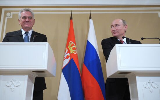 Russian President Vladimir Putin meets his Serbian counterpart