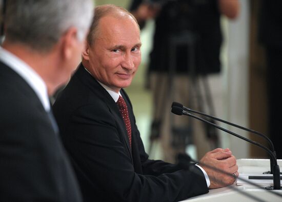 Russian President Vladimir Putin meets his Serbian counterpart