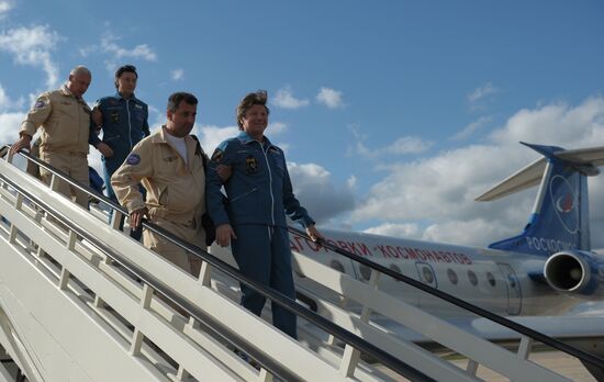 Soyuz TMA-04M crew back from International Space Station