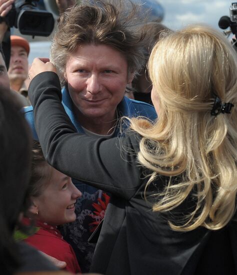Soyuz TMA-04M crew back from International Space Station