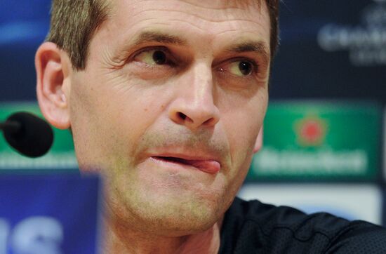 Football. News conference by Barcelona's coach Tito Vilanova