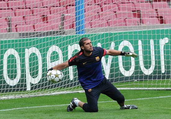 Football. FC Barcelona training session