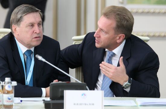 Yury Ushakov and Igor Shuvalov