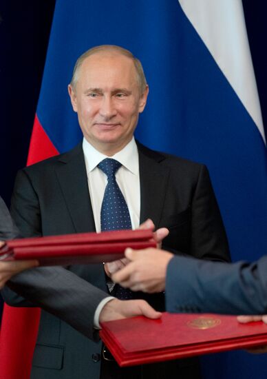 Vladimir Putin visits Kyrgystan