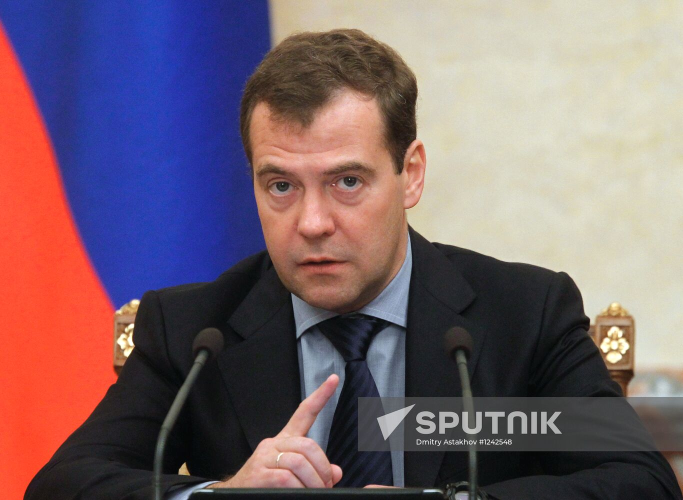 Dmitry Medvedev chairs Cabinet meeting