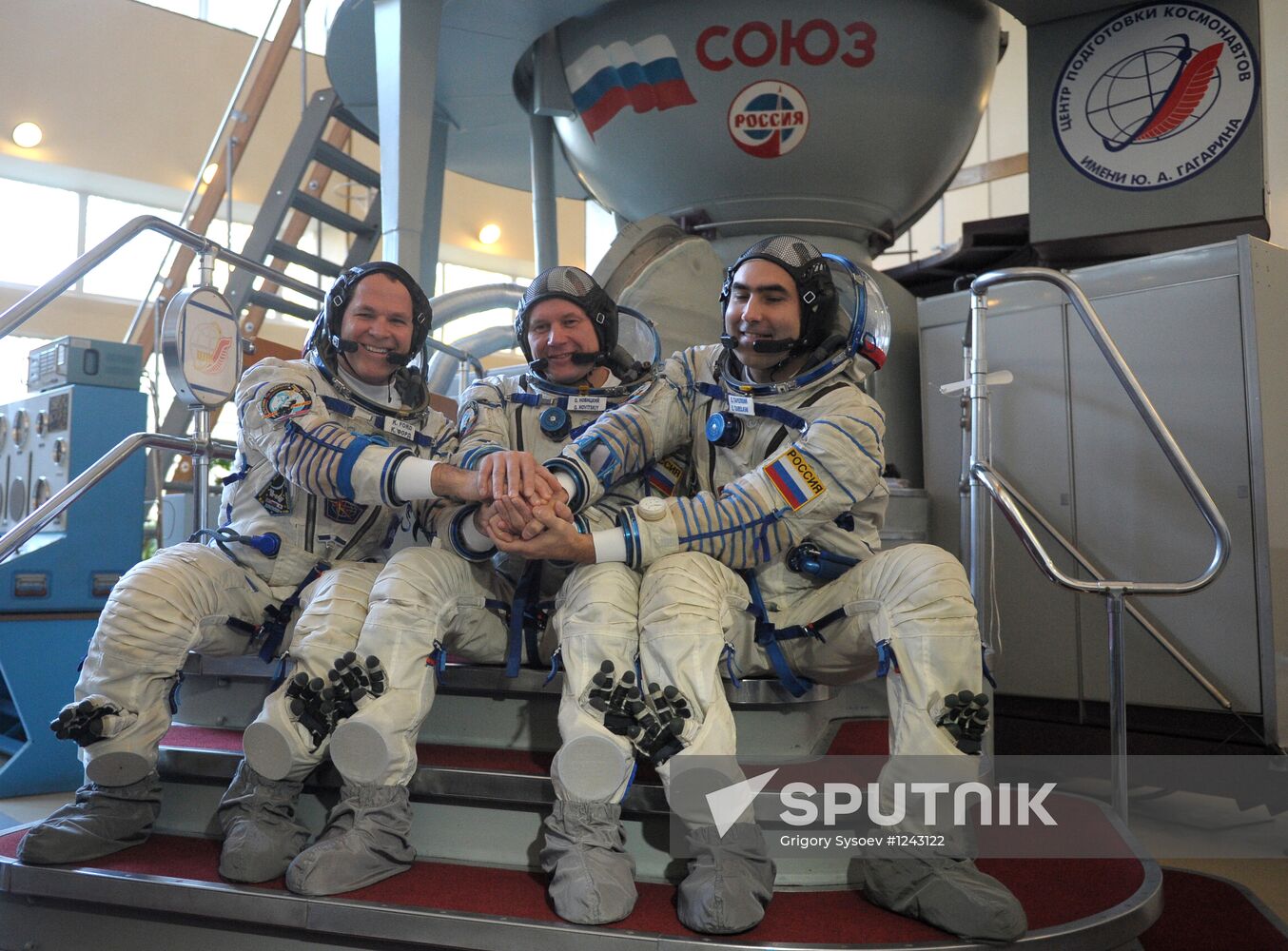 Complex training of ISS-33/34 basic crew