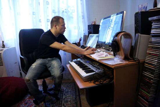 Yevgeny Rudin (DJ Groove) at home