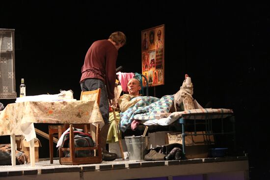 Runthrough of Alexander Gordon's play Snow