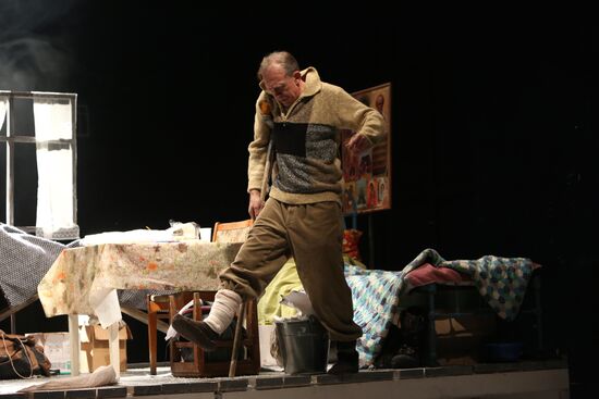 Runthrough of Alexander Gordon's play Snow