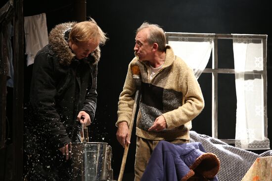 Runthrough of Alexander Gordon's play Snow