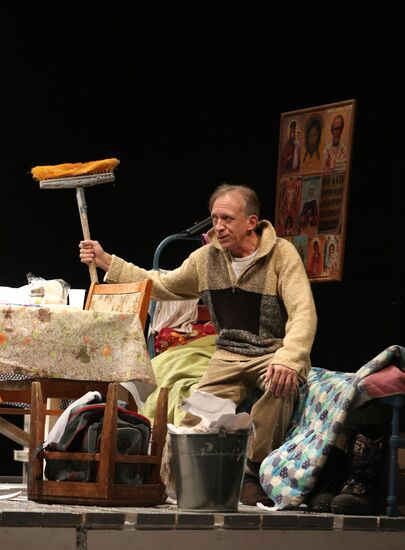 Runthrough of Alexander Gordon's play Snow