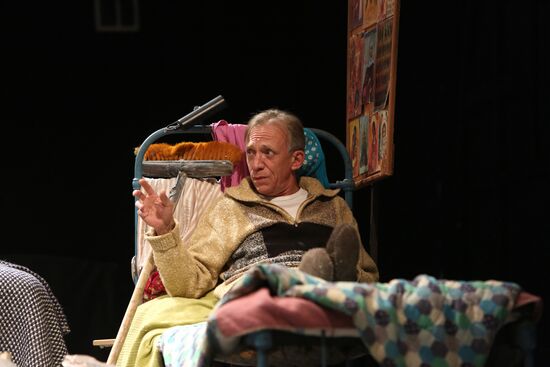 Runthrough of Alexander Gordon's play Snow