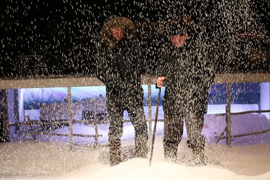 Runthrough of Alexander Gordon's play Snow