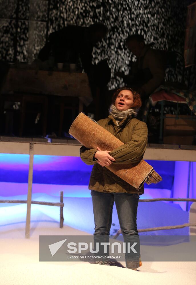 Runthrough of Alexander Gordon's play Snow