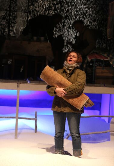 Runthrough of Alexander Gordon's play Snow