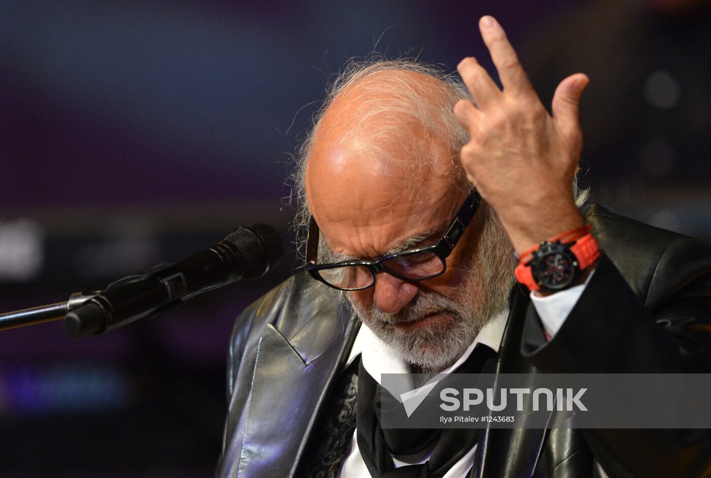 Demis Roussos gives concert in Moscow