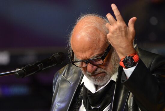 Demis Roussos gives concert in Moscow