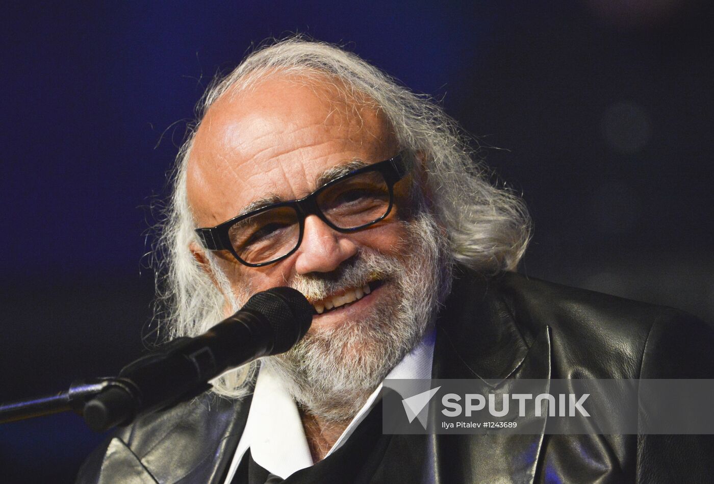Demis Roussos gives concert in Moscow