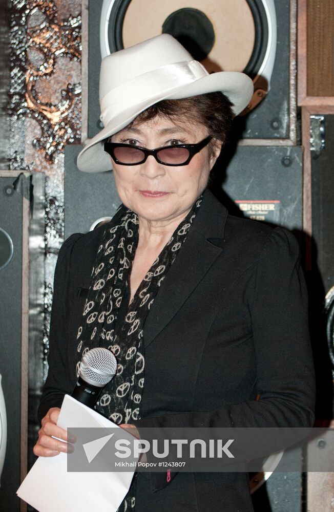 Yoko Ono awards the LennonOno Peace Prize to Pussy Riot