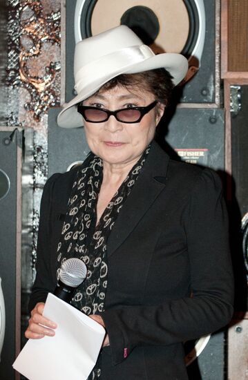 Yoko Ono awards the LennonOno Peace Prize to Pussy Riot