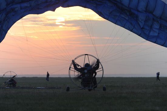 "The Earth Spread Before The Eyes" hot air balloon festival