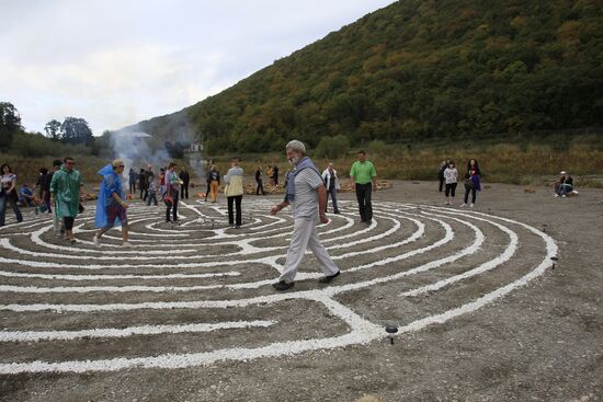 Ravnovesiye festival of audio and visual culture in Abrau-Durso