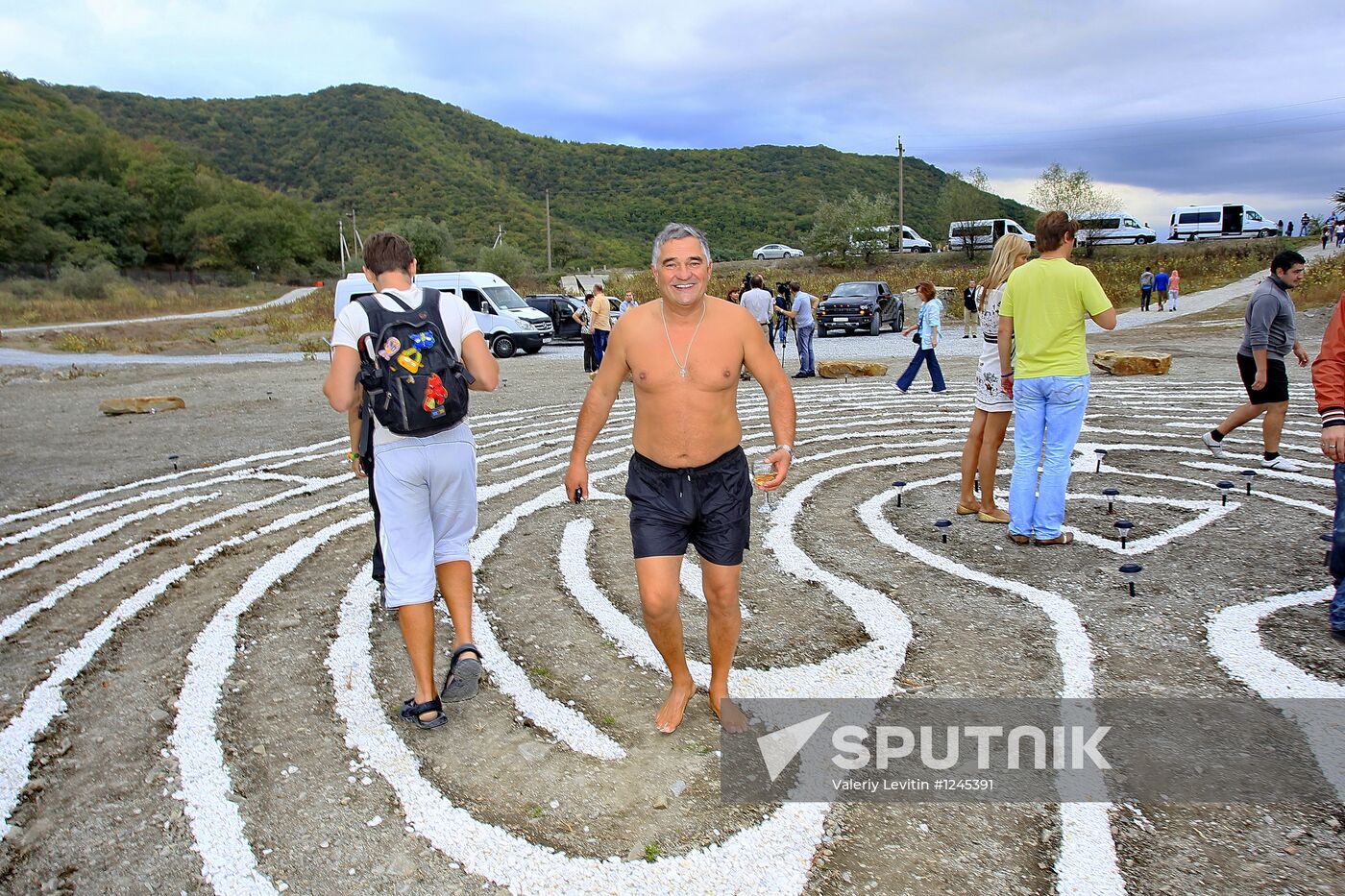 Ravnovesiye festival of audio and visual culture in Abrau-Durso