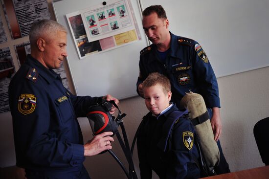 School with cadet classes under patronage of Russian MES