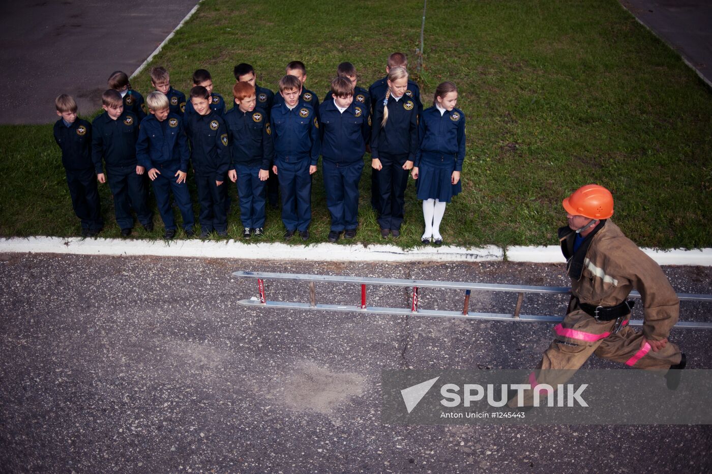 School with cadet classes under patronage of Russian MES