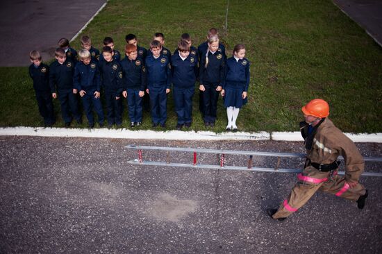 School with cadet classes under patronage of Russian MES
