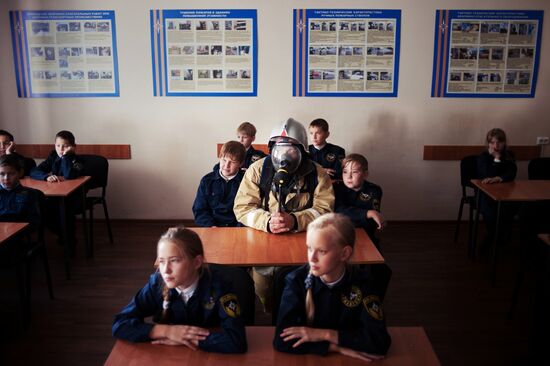 School with cadet classes under EMERCOM patronage