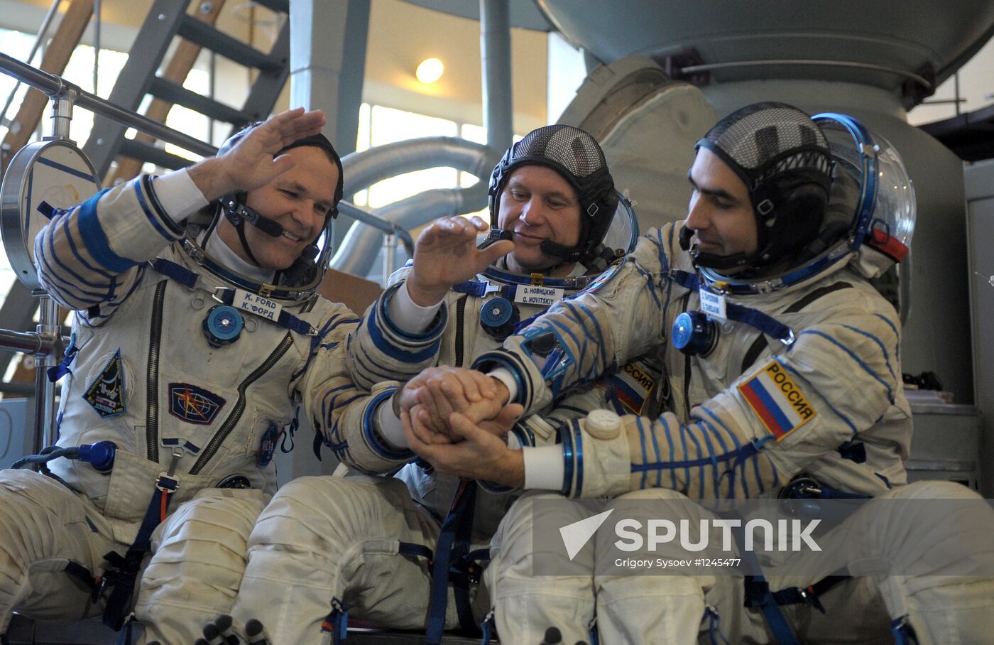 Complex training of ISS-33/34 basic crew