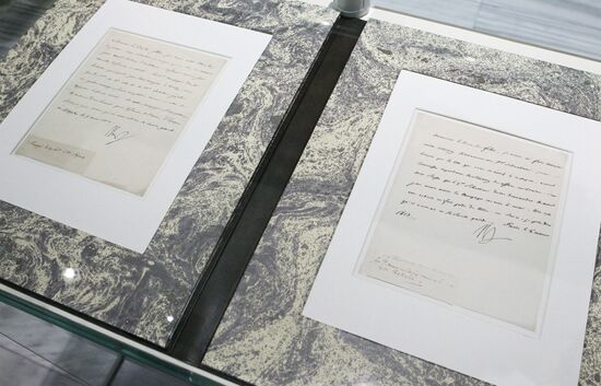 Donation of Napoleon letters to War of 1812 Museum in Moscow