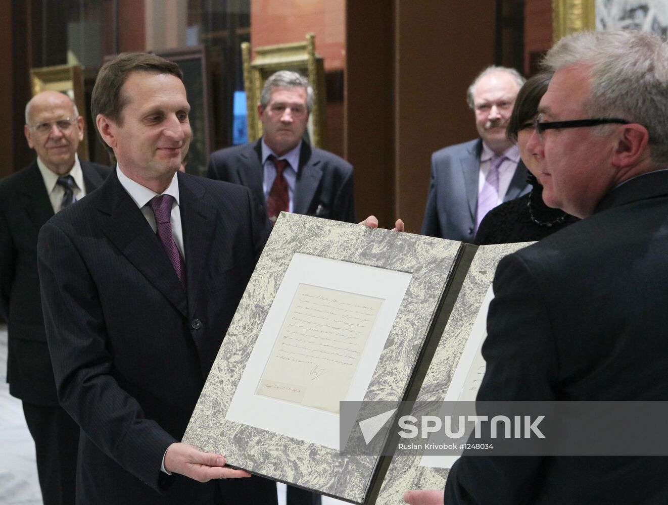 Donation of Napoleon letters to War of 1812 Museum in Moscow
