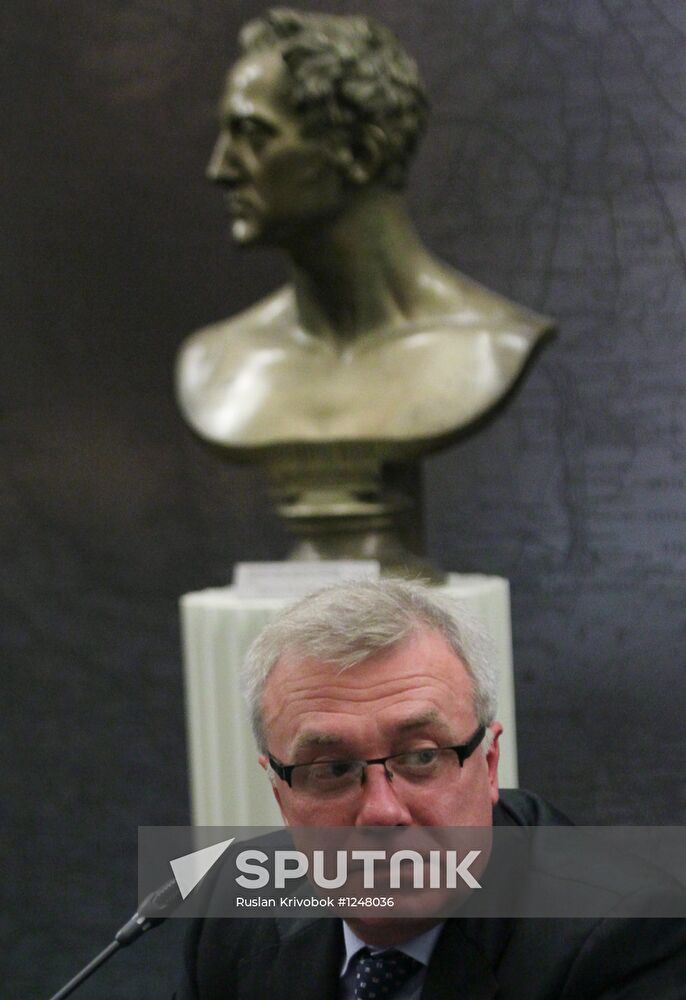 Donation of Napoleon letters to War of 1812 Museum in Moscow