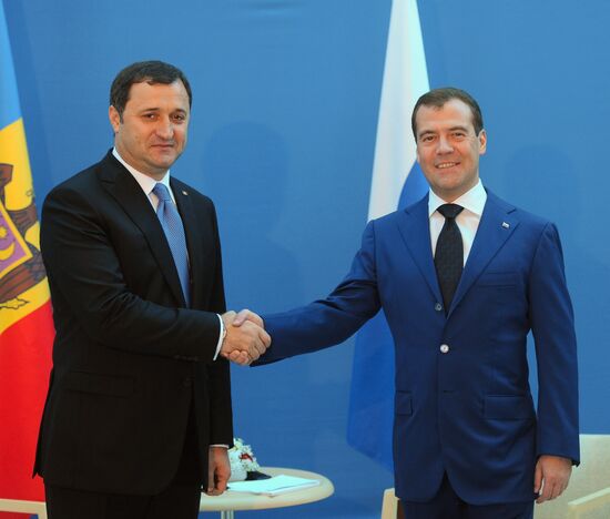Dmitry Medvedev meets with Vladimir Filat