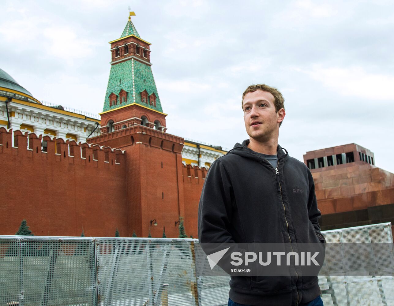Facebook founder Mark Zuckerberg arrives in Moscow