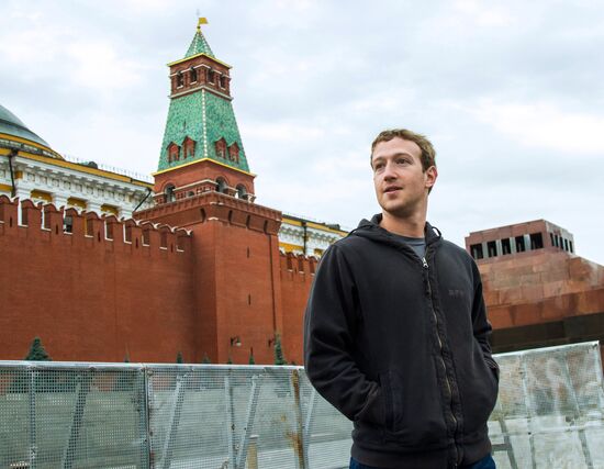 Facebook founder Mark Zuckerberg arrives in Moscow