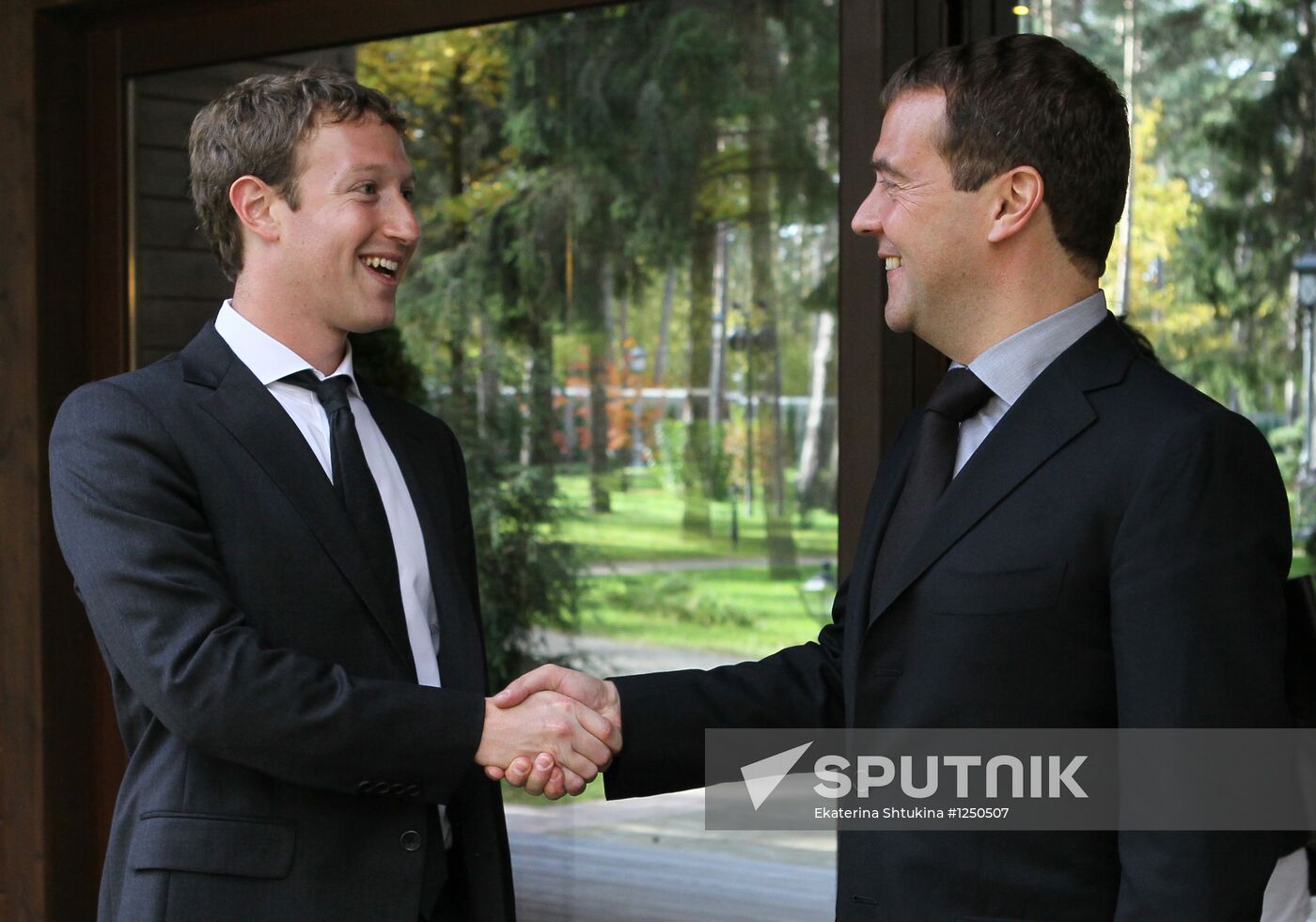 Dmitry Medvedev meets with Mark Zuckerberg