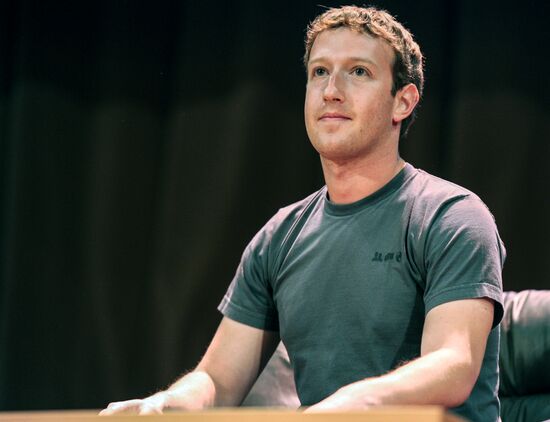 Mark Zuckerberg giving lectures in Moscow State University