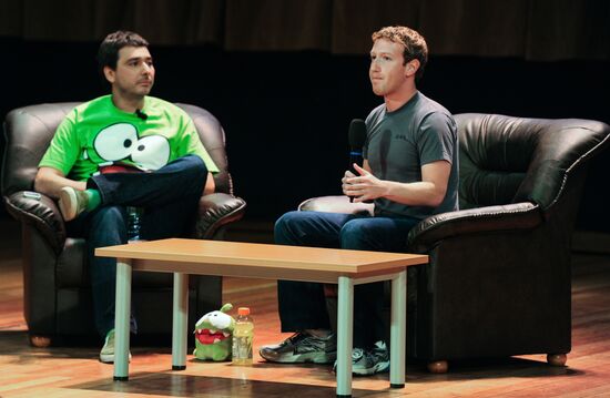 Mark Zuckerberg giving lectures in Moscow State University