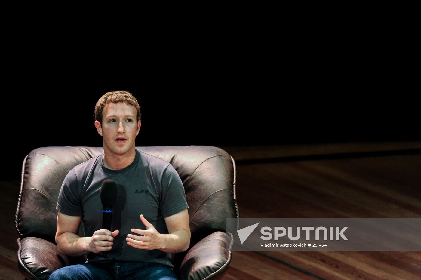 Mark Zuckerberg giving lectures in Moscow State University
