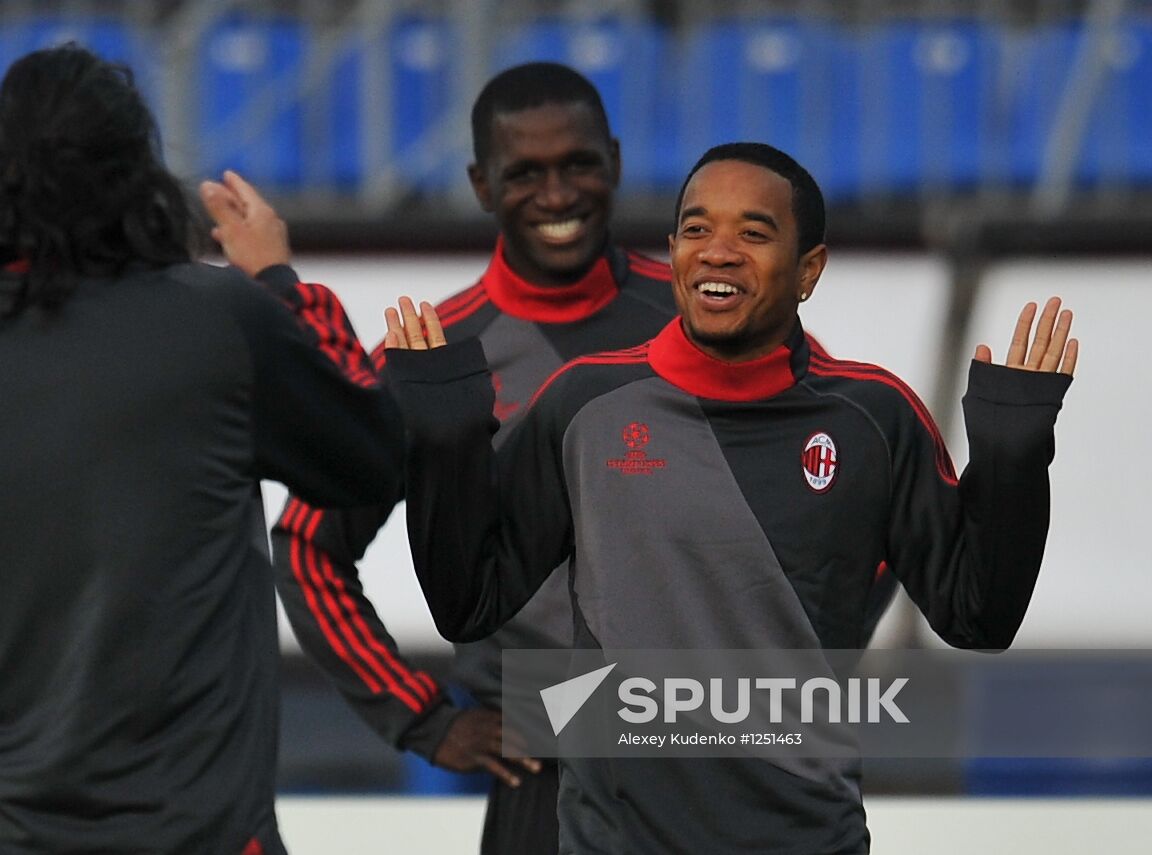 A.C. Milan holds training session