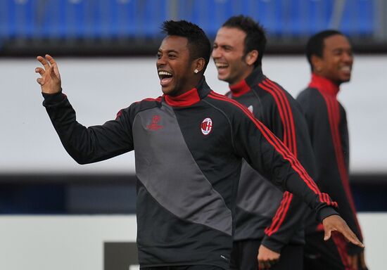 A.C. Milan holds training session