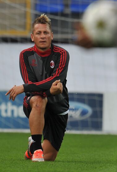 Football. AC Milan holds training session