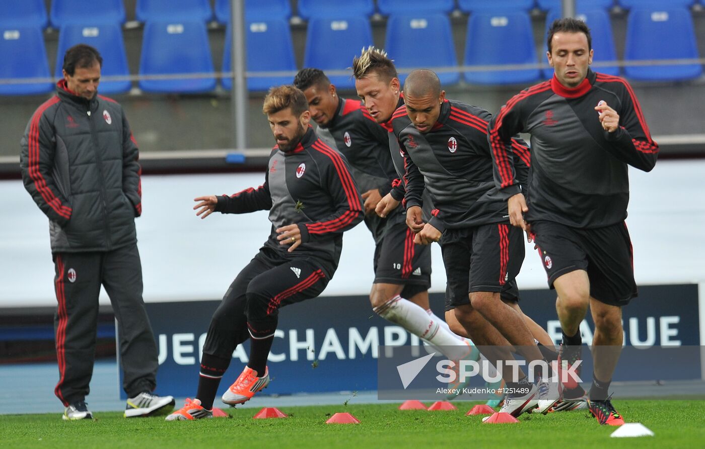 A.C. Milan holds training session