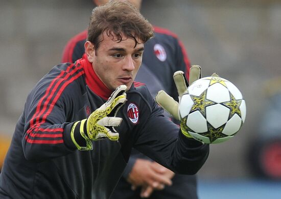 Football. AC Milan holds training session