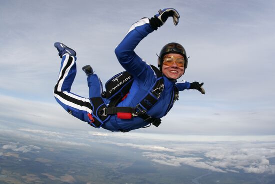 Russian skydiver Irina Sinitsyna dies in Moscow