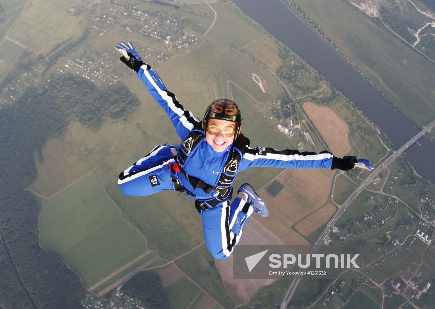 Russian skydiver Irina Sinitsyna dies in Moscow